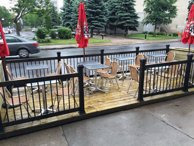 Terrasse Les Coudes sur la Table &agrave; Montr&eacute;al